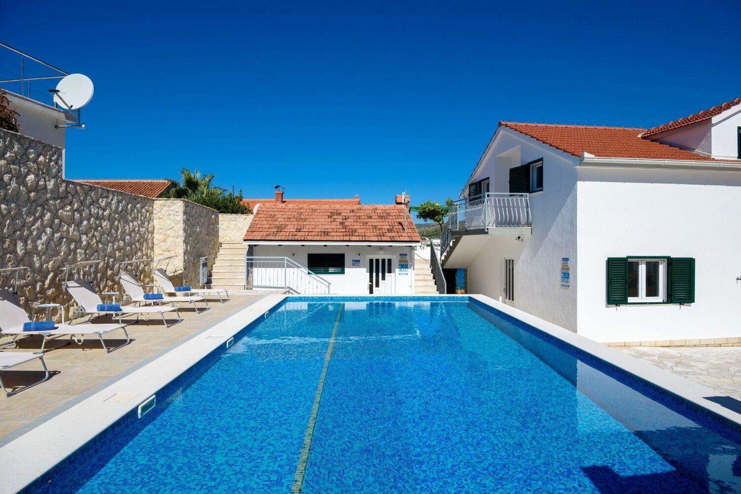 Apartments Bisernica-With Pool Ražanj Zewnętrze zdjęcie